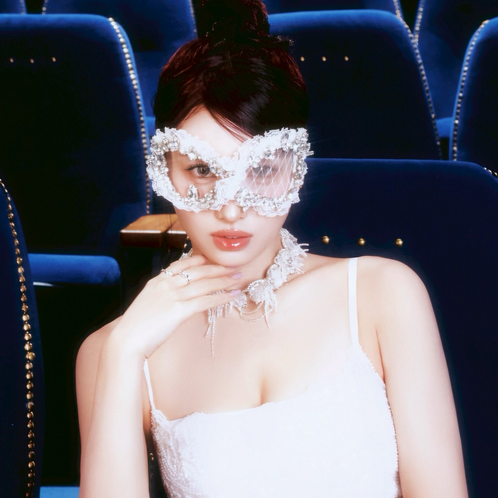 Foto terbaru Momo (TWICE)