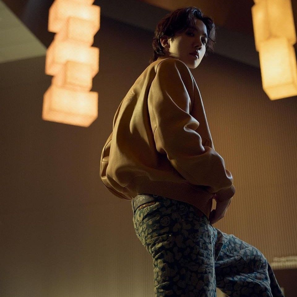 Latest photo of j-hope (BTS)
