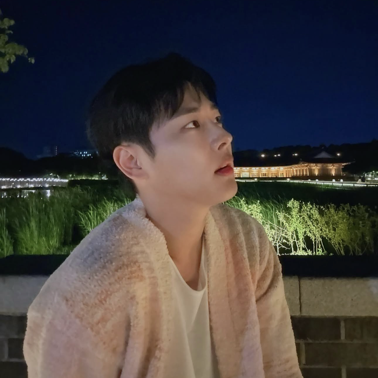 A moment captured by Choi Byungchan's fan
