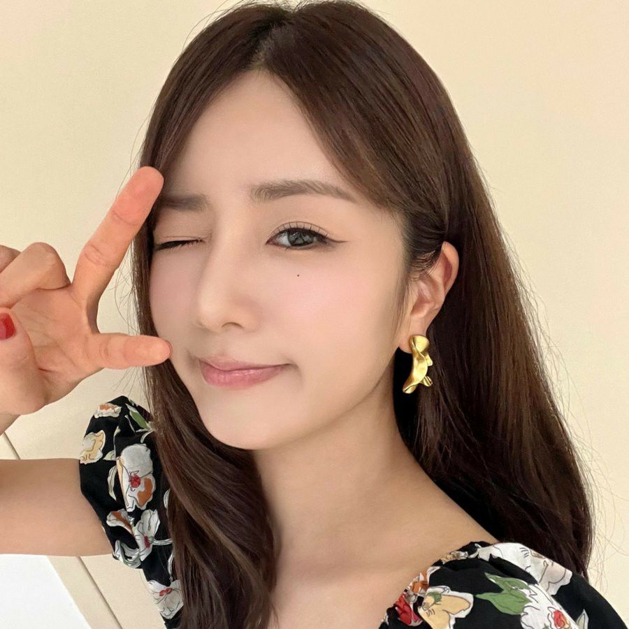 Behind-the-scenes cut of Yoon Bomi (Apink)