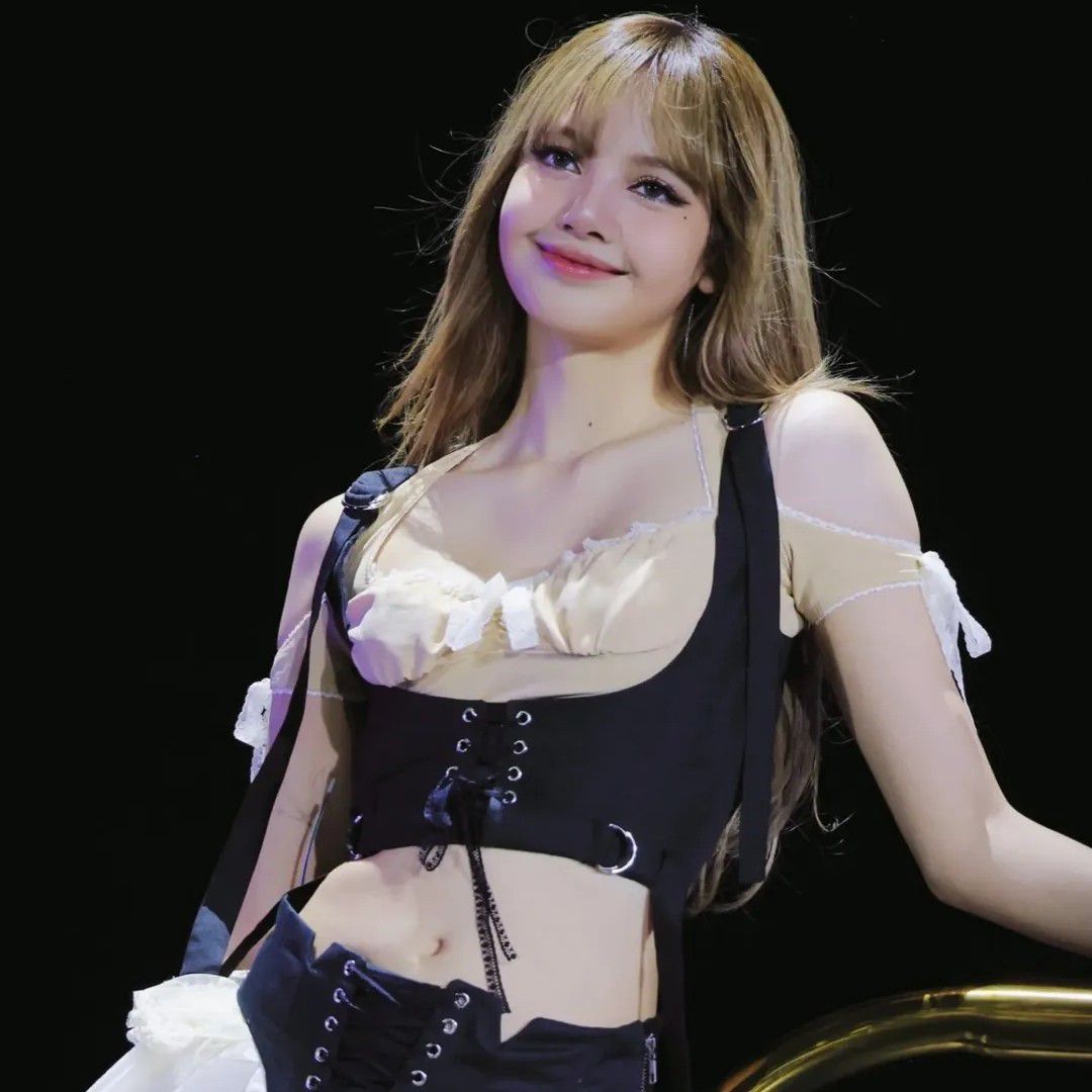 Latest photo of Lisa (BLACKPINK)
