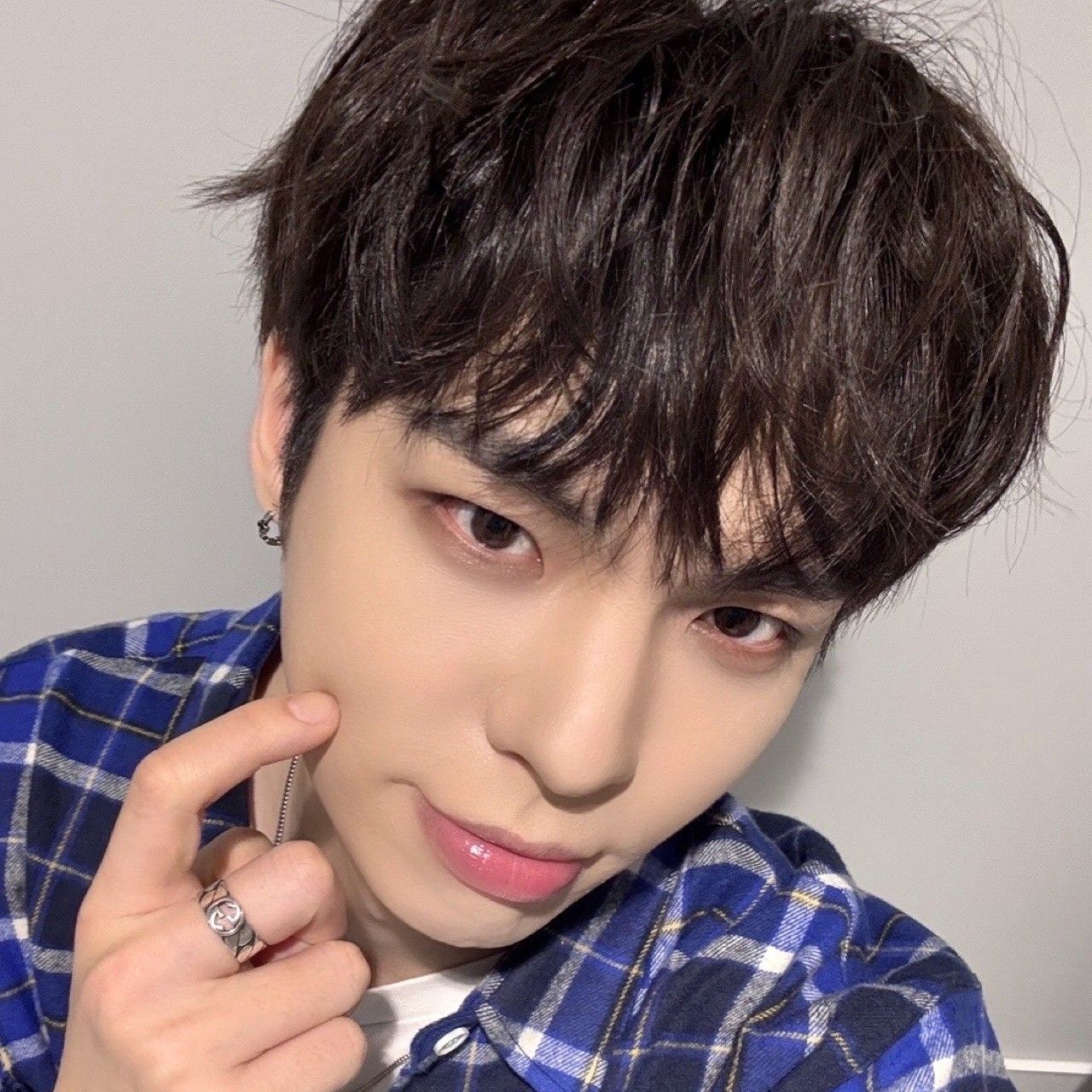 Latest photo of BX (CIX)