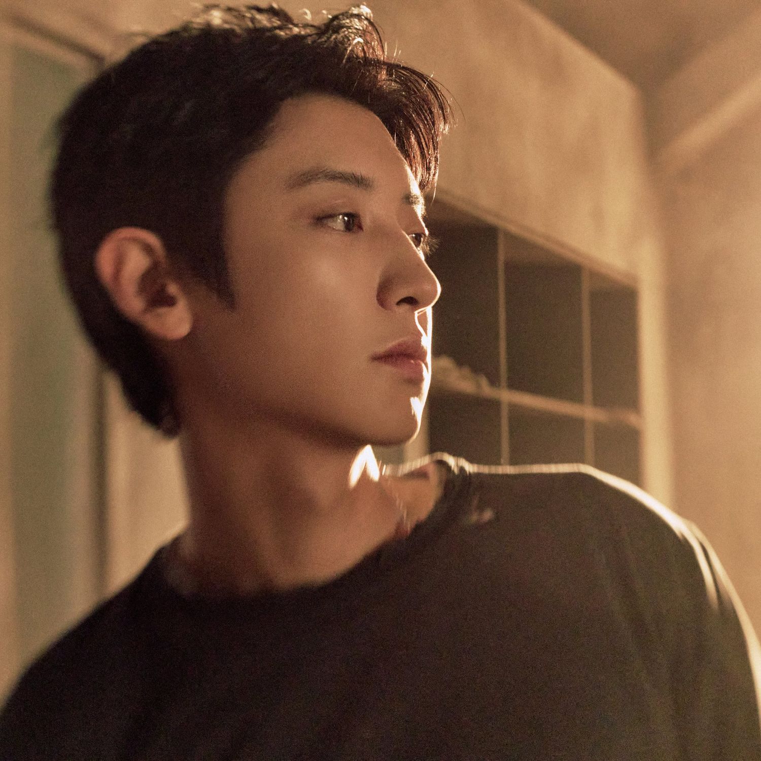 Recent activity shot of Chanyeol (EXO)