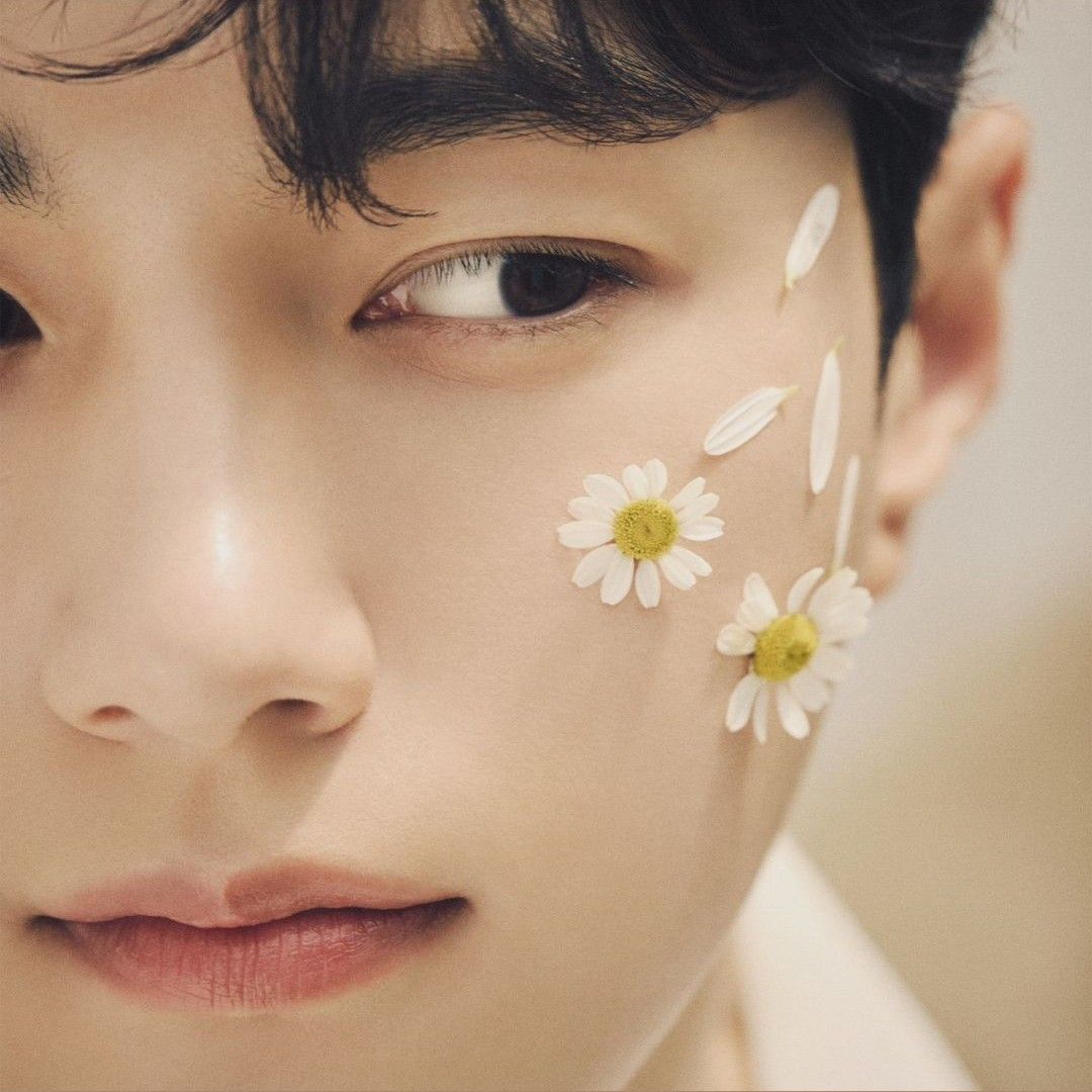 Recent activity shot of L (INFINITE)