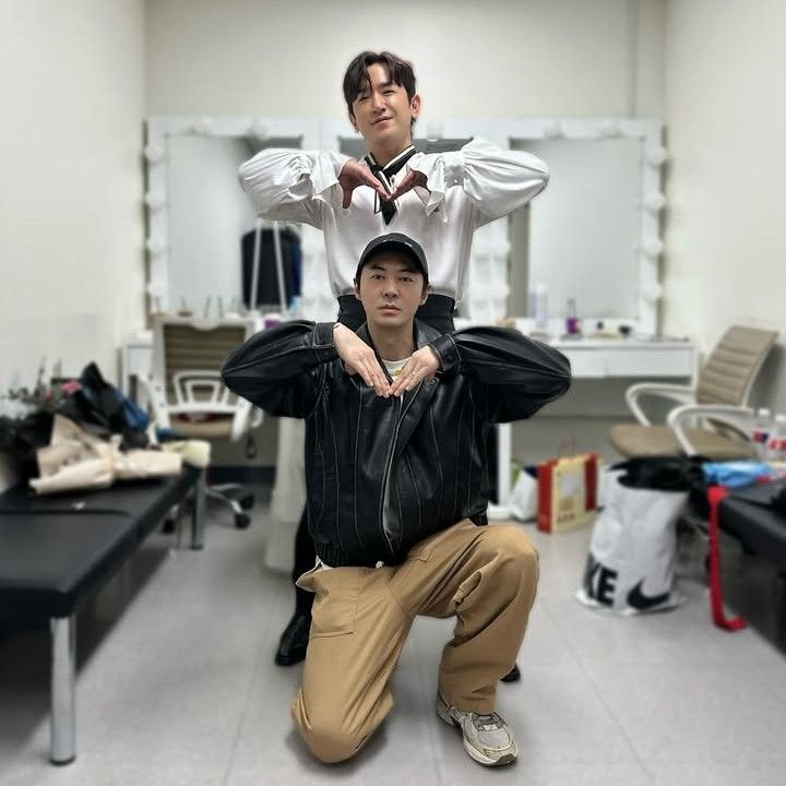 Behind-the-scenes cut of Lee Minwoo (SHINHWA)