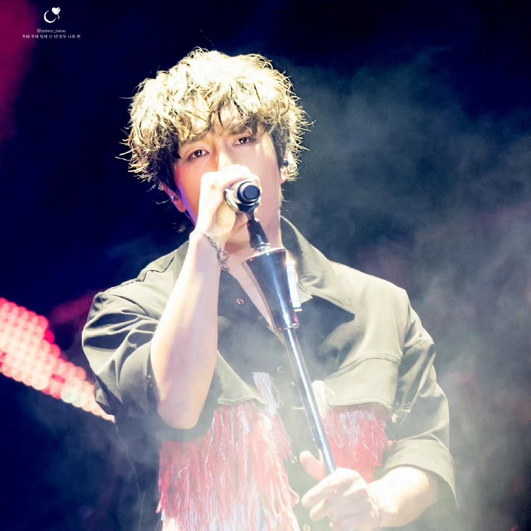 Behind-the-scenes cut of Kim Dongwan (SHINHWA)
