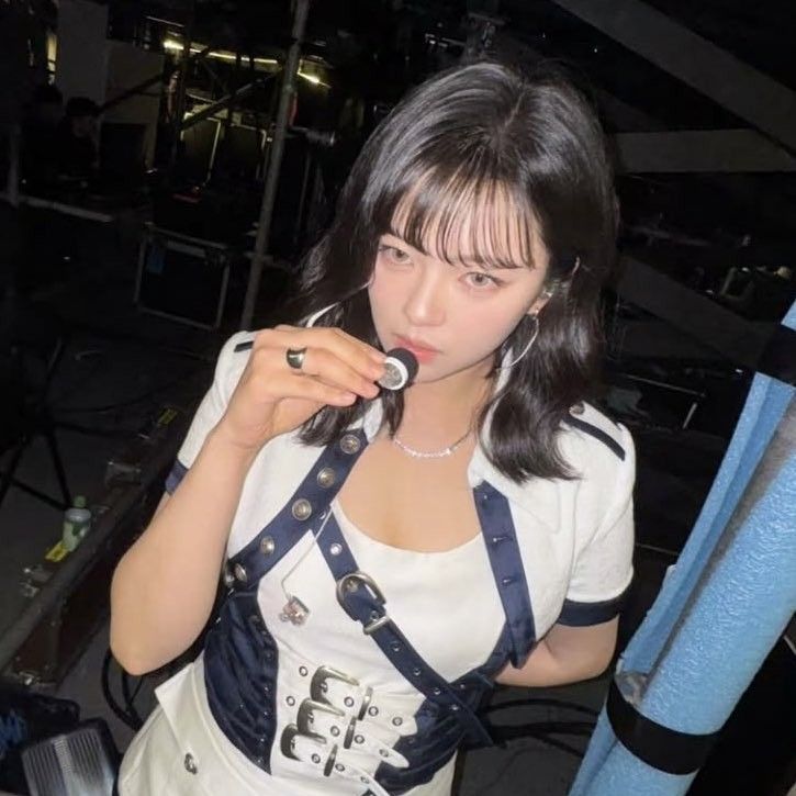 Behind-the-scenes cut of Jeongyeon (TWICE)