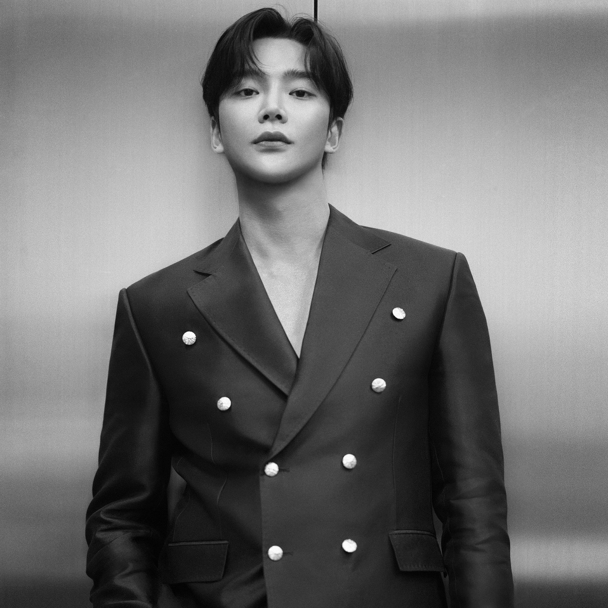 로운의 비하인드 컷