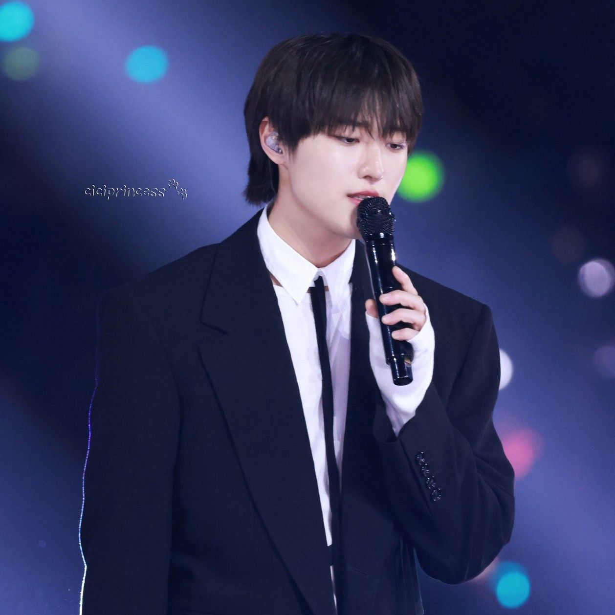 Behind-the-scenes cut of WOODZ