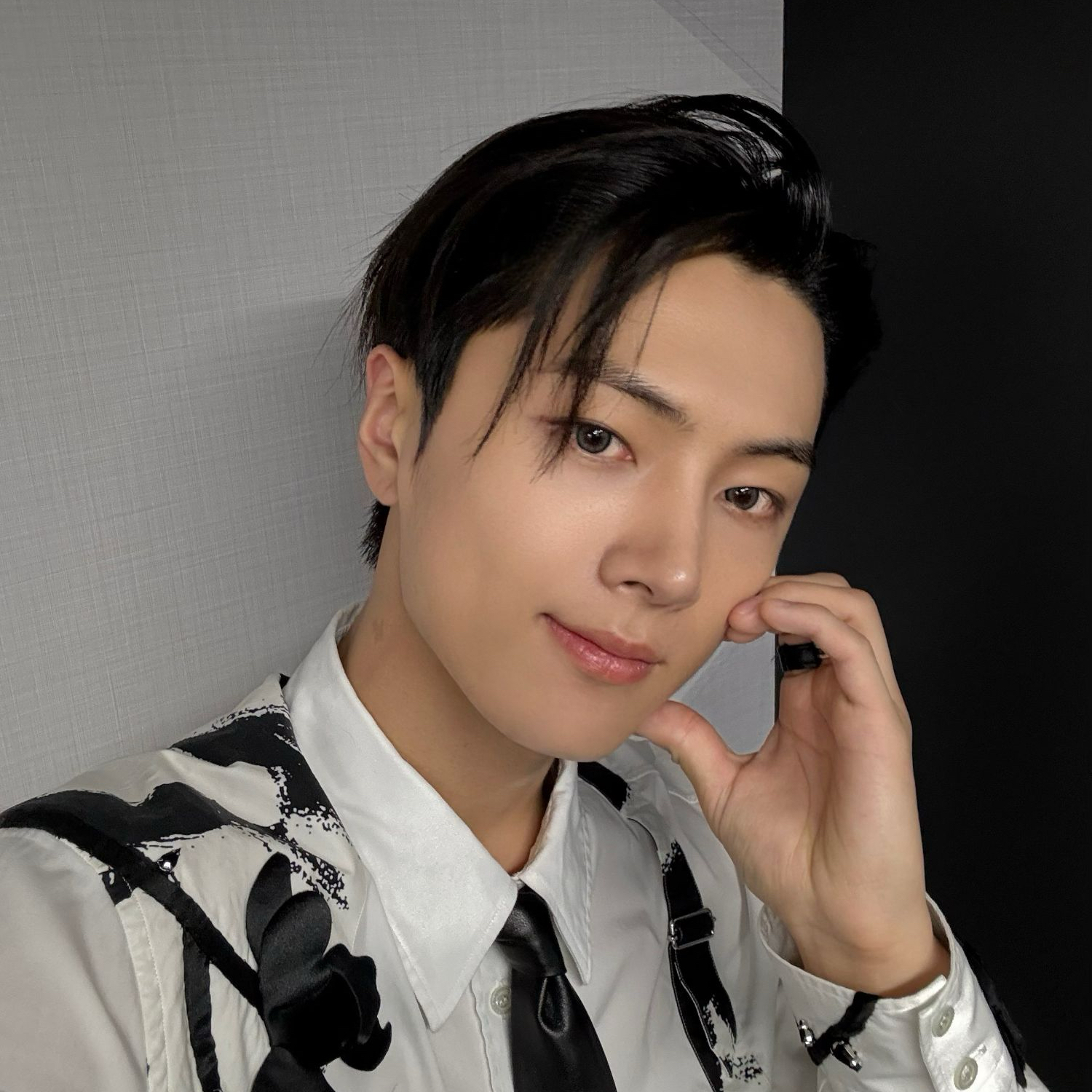 Foto terbaru Jay (ENHYPEN)