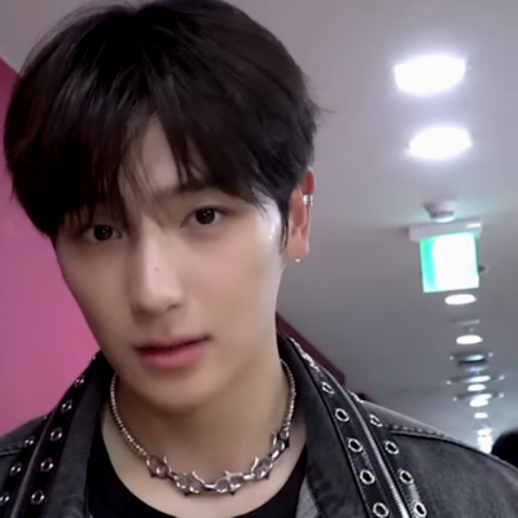 Recent activity shot of Hyunjae (THE BOYZ)