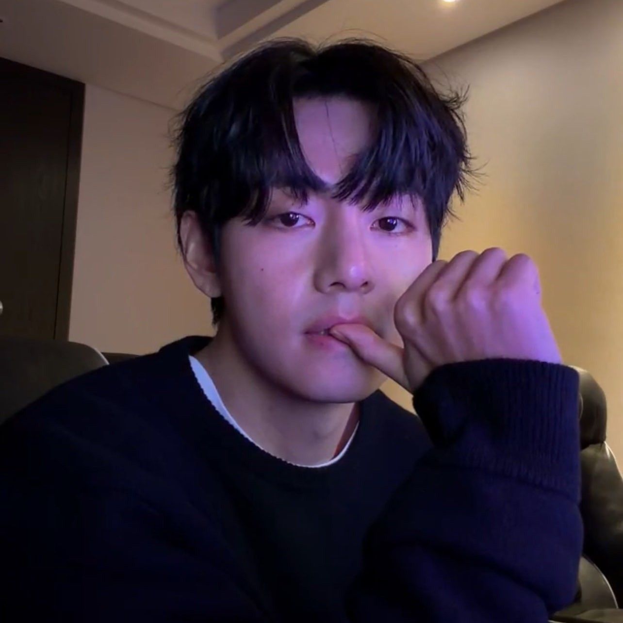 Latest photo of V (BTS)