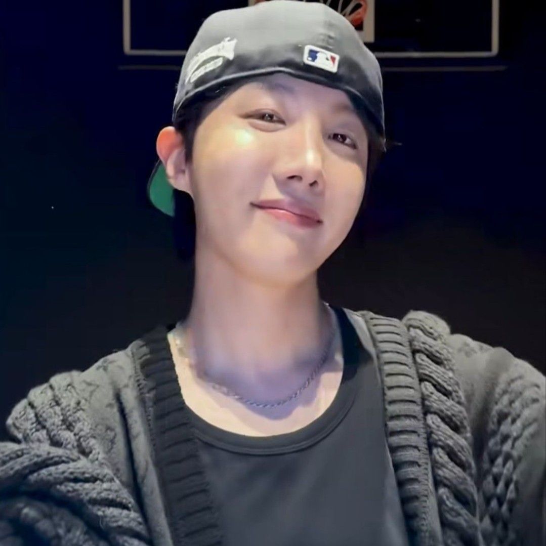 Behind-the-scenes cut of BTS