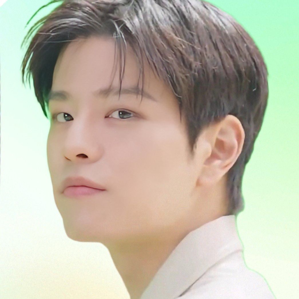 Recent activity shot of Seungmin (Stray Kids)