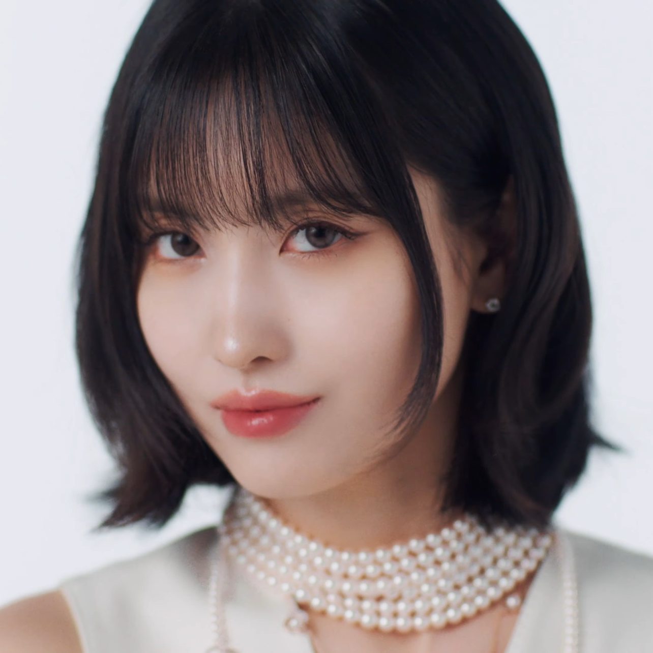 Behind-the-scenes cut of Momo (TWICE)