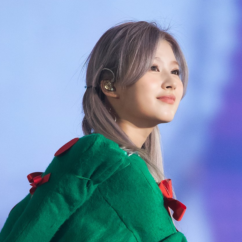 A moment captured by Sana (TWICE)'s fan