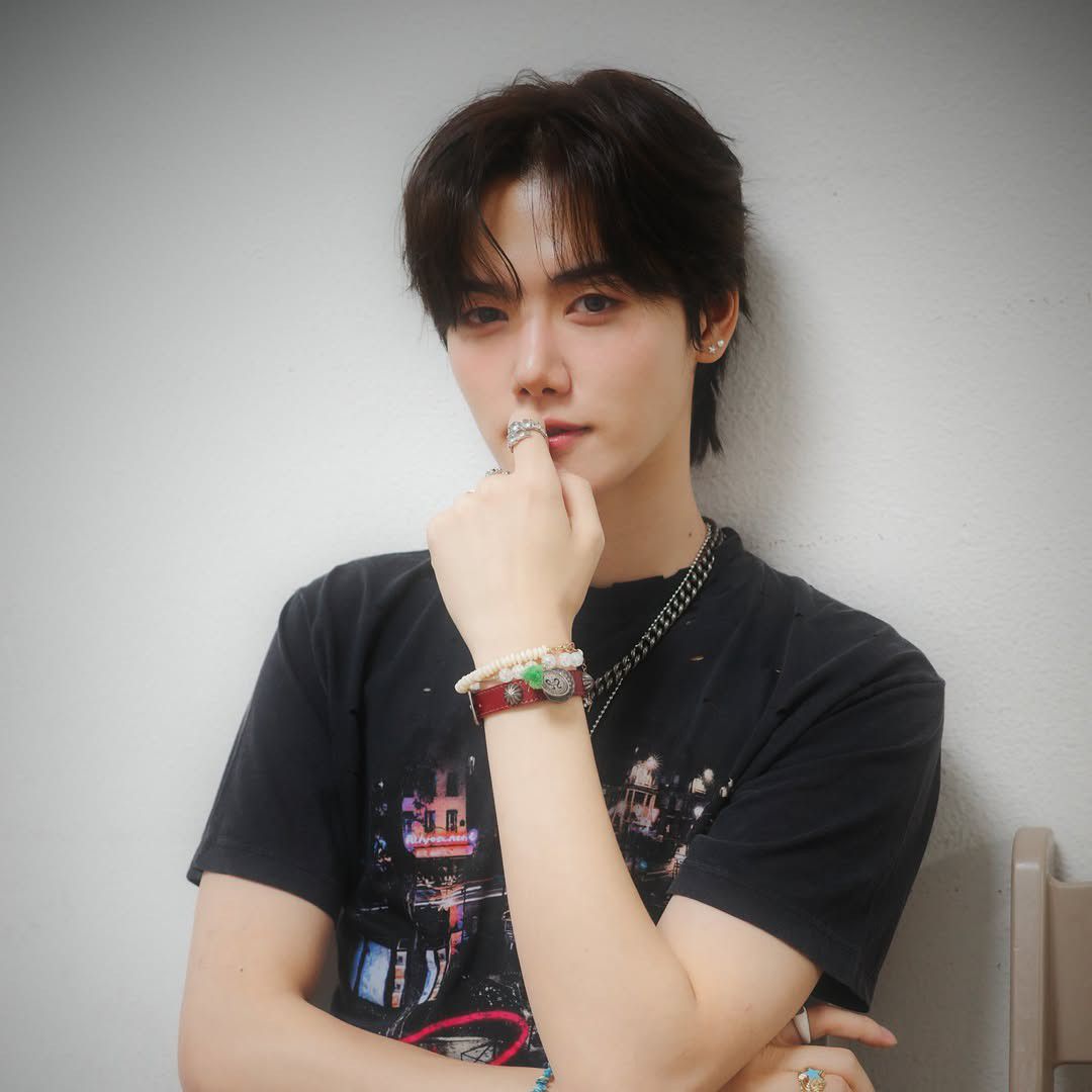 Recent activity shot of Minhee (CRAVITY)