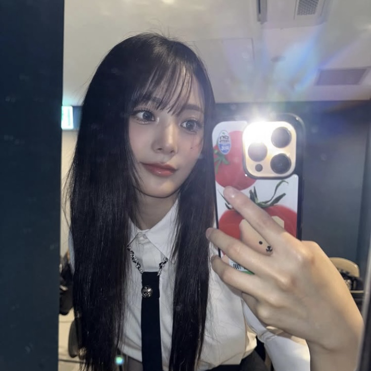 Behind-the-scenes cut of Siyeon (QWER)