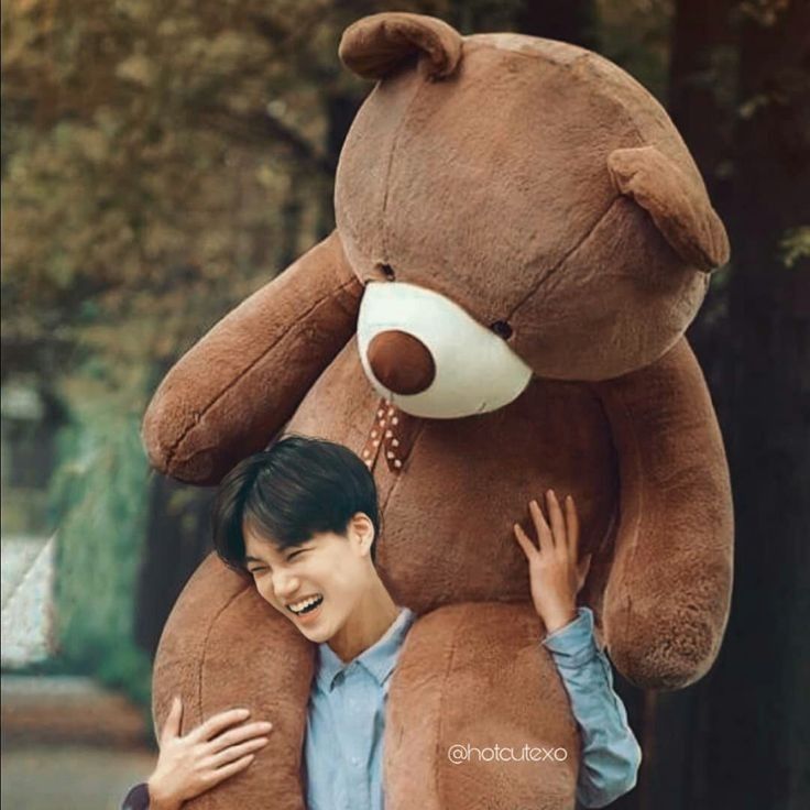 Behind-the-scenes cut of Kai (EXO)