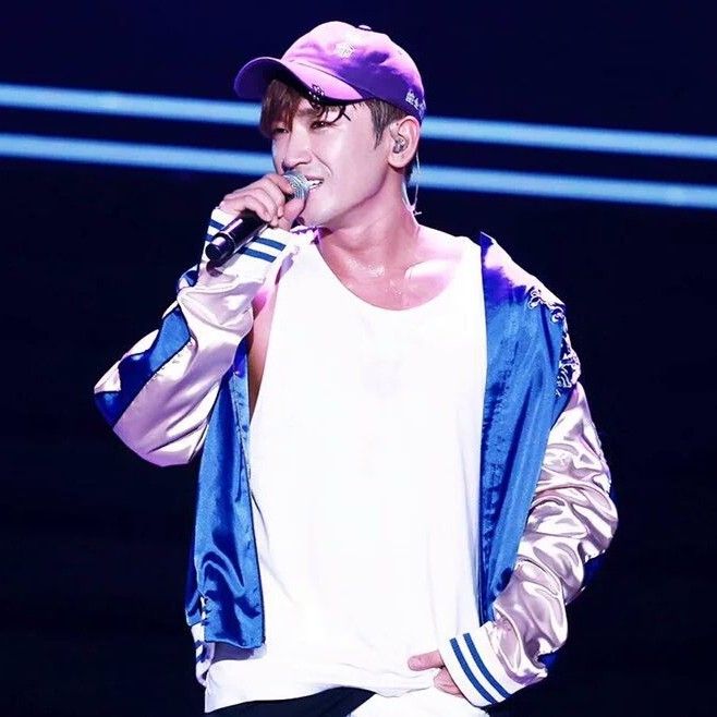 A moment captured by Lee Minwoo (SHINHWA)'s fan
