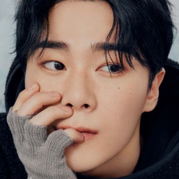 ASTRO的最新照片