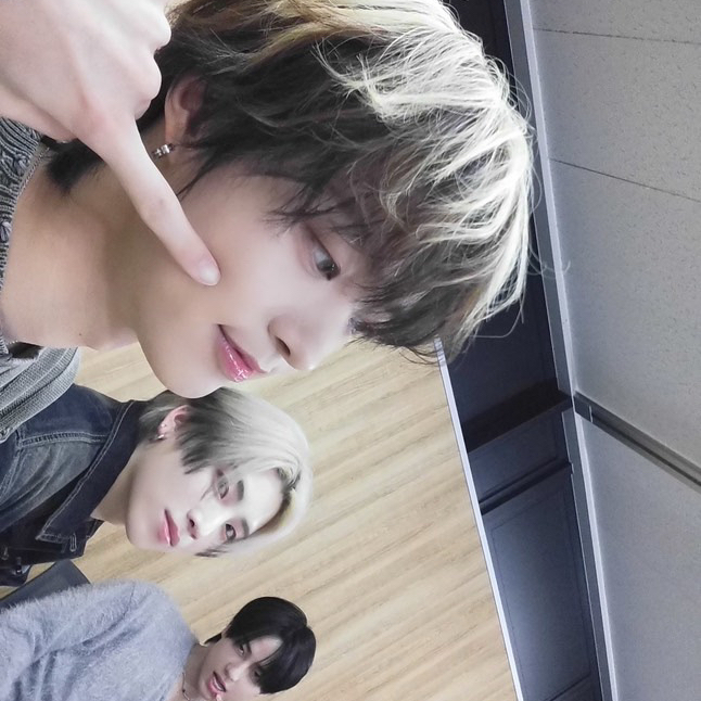 Behind-the-scenes cut of EJ (&TEAM)