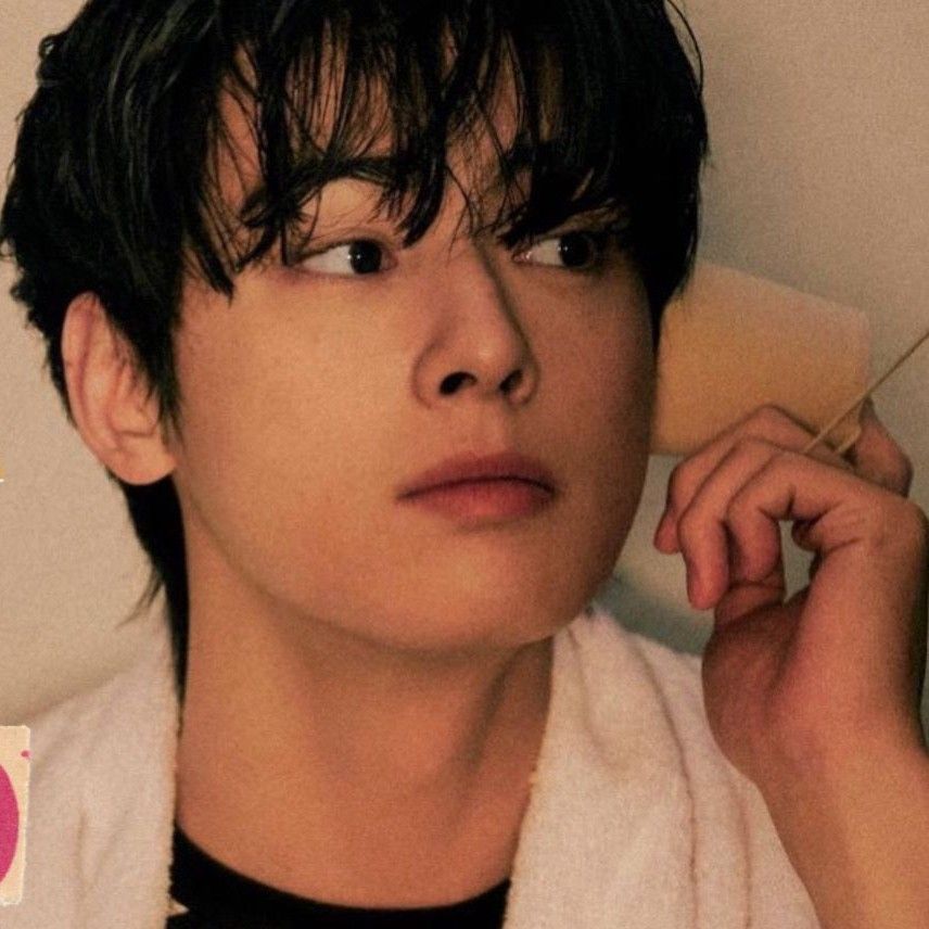 Latest photo of Eunwoo (ASTRO)
