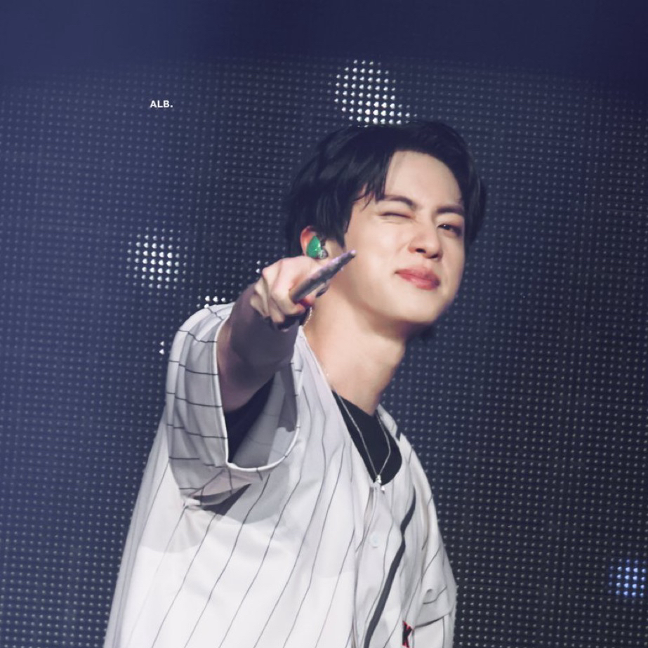 진 (방탄소년단) 최근 활동샷