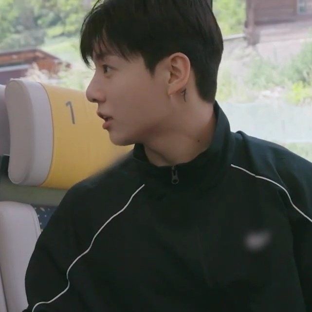 Latest photo of Jungkook (BTS)