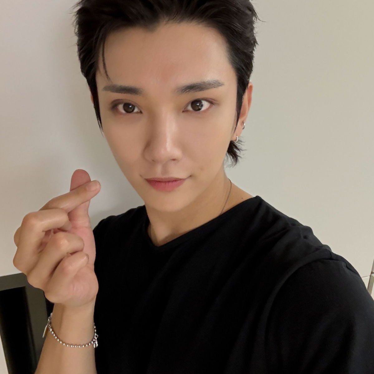 Behind-the-scenes cut of Joshua (SEVENTEEN)