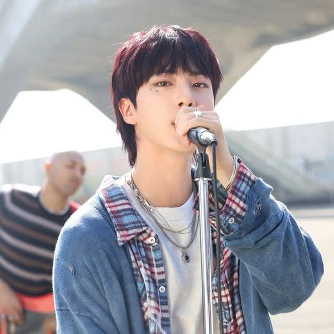 진 (방탄소년단) 최근 활동샷
