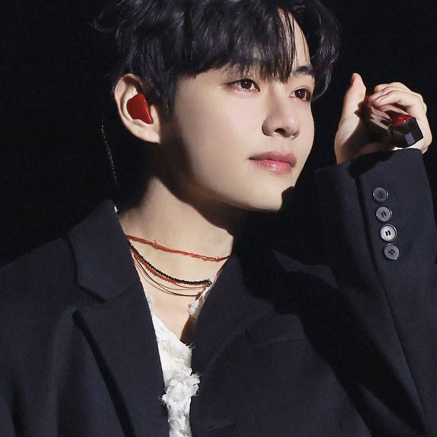 Recent activity shot of V (BTS)