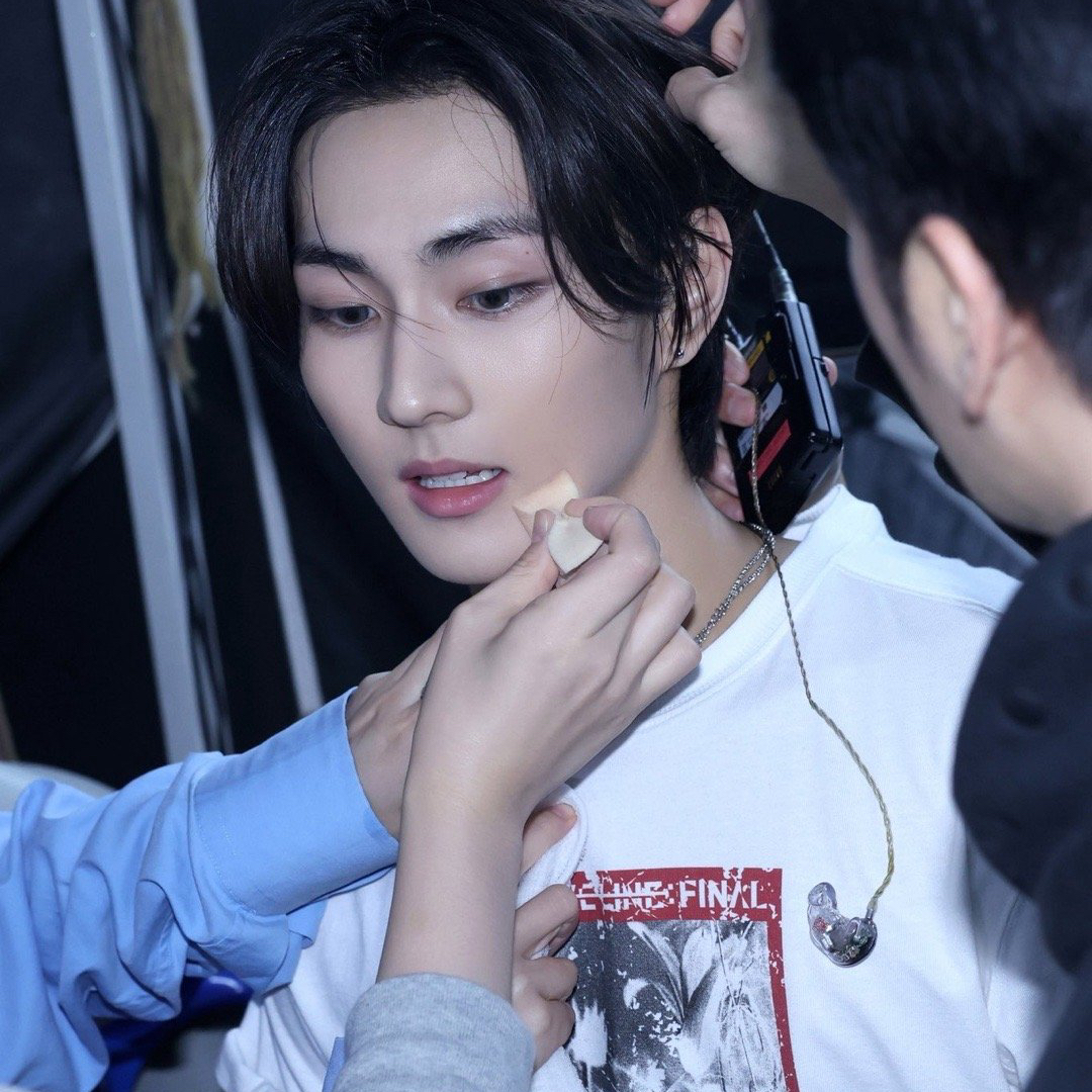 Recent activity shot of Jungwon (ENHYPEN)