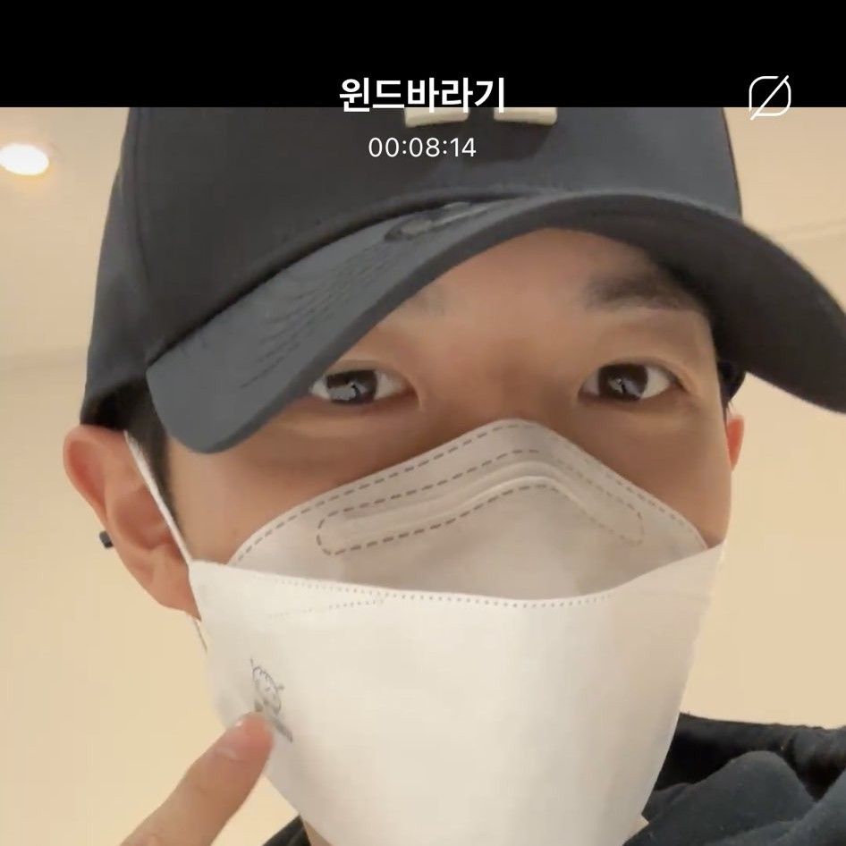 Momen yang diabadikan oleh penggemar Kim Jaehwan