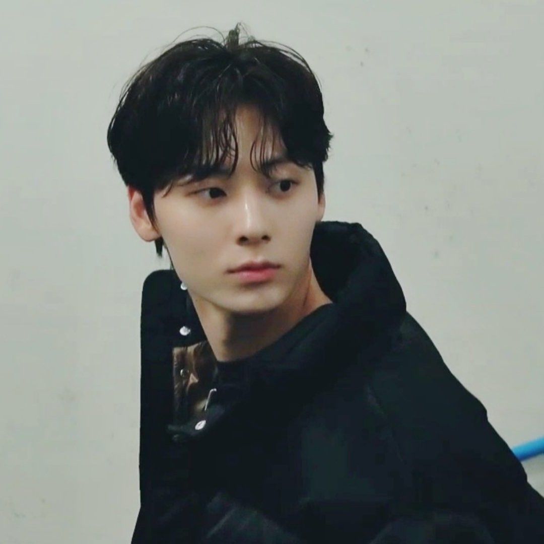Latest photo of Hwang Minhyun