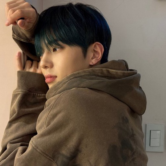 Latest photo of LEEJEONG (WHIB)