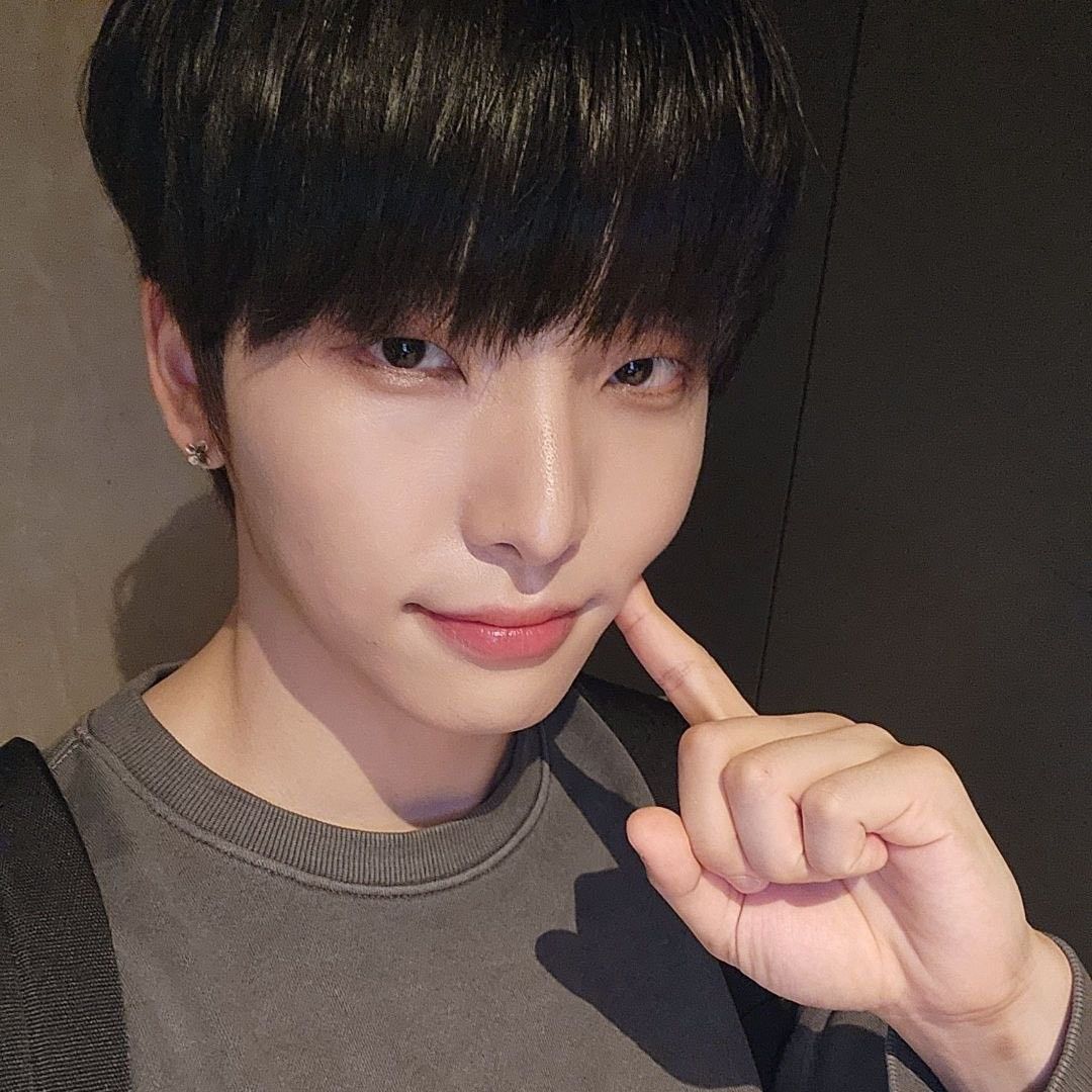Recent activity shot of Seoho (ONEUS)