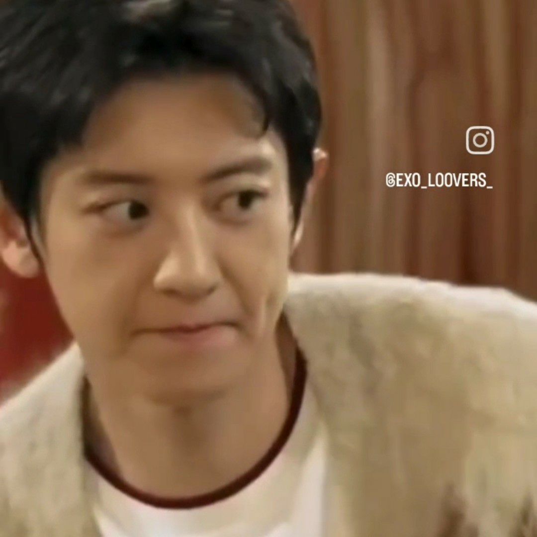 Behind-the-scenes cut of Lay (EXO)