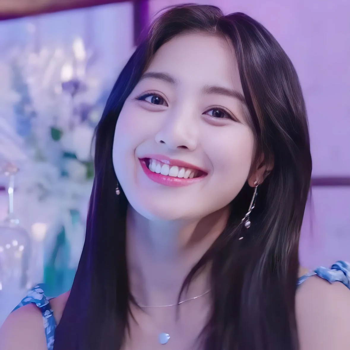 Behind-the-scenes cut of Jihyo (TWICE)