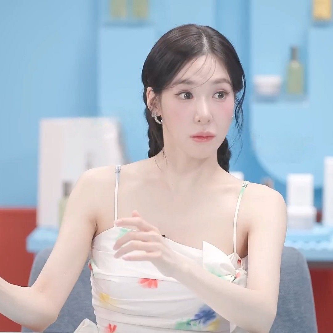 A moment captured by Tiffany Young (Girls' Generation)'s fan