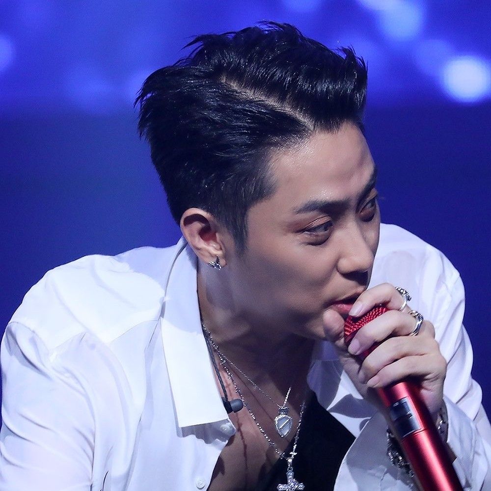 Behind-the-scenes cut of Eun Jiwon (SECHSKIES)
