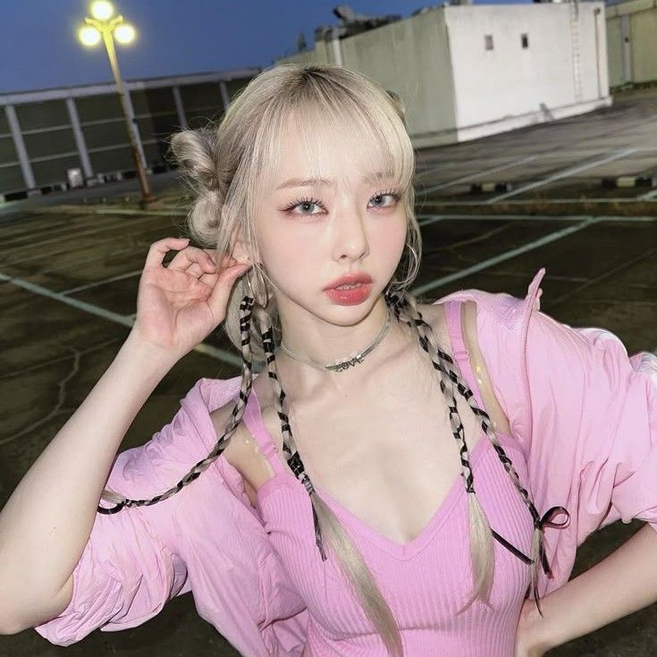 Behind-the-scenes cut of ViVi (Loossemble)