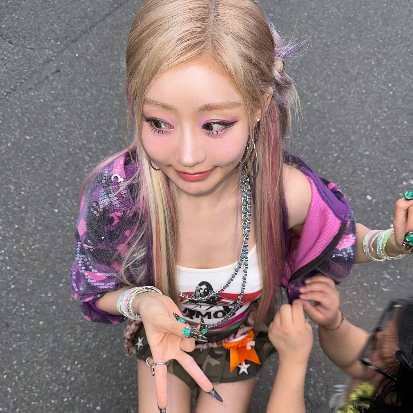 Recent activity shot of Julie (KISS OF LIFE)