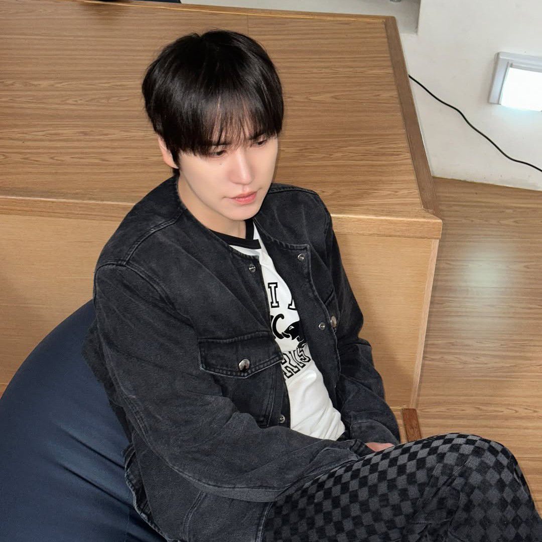 Behind-the-scenes cut of Kyuhyun (Super Junior)