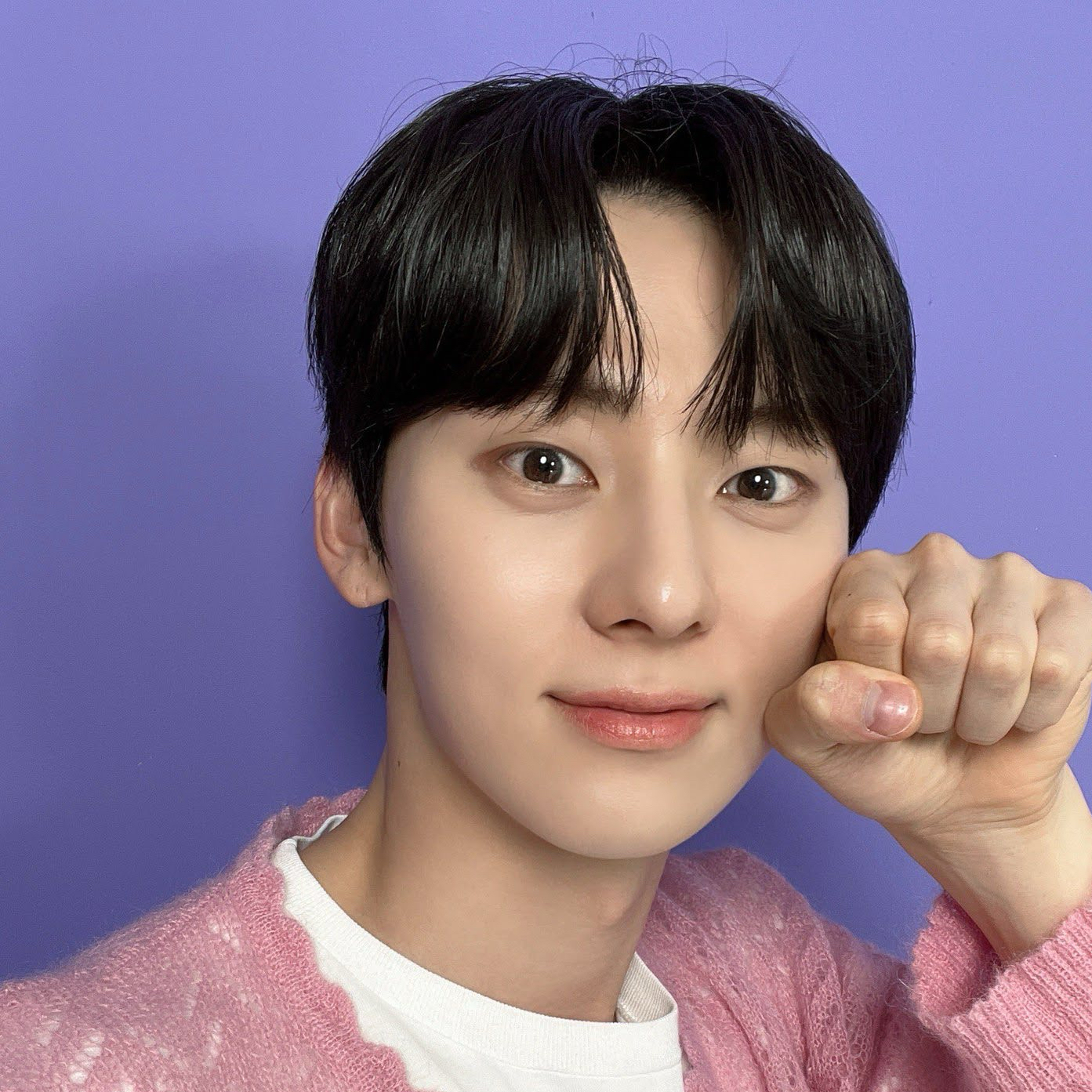 A moment captured by Hwang Minhyun's fan