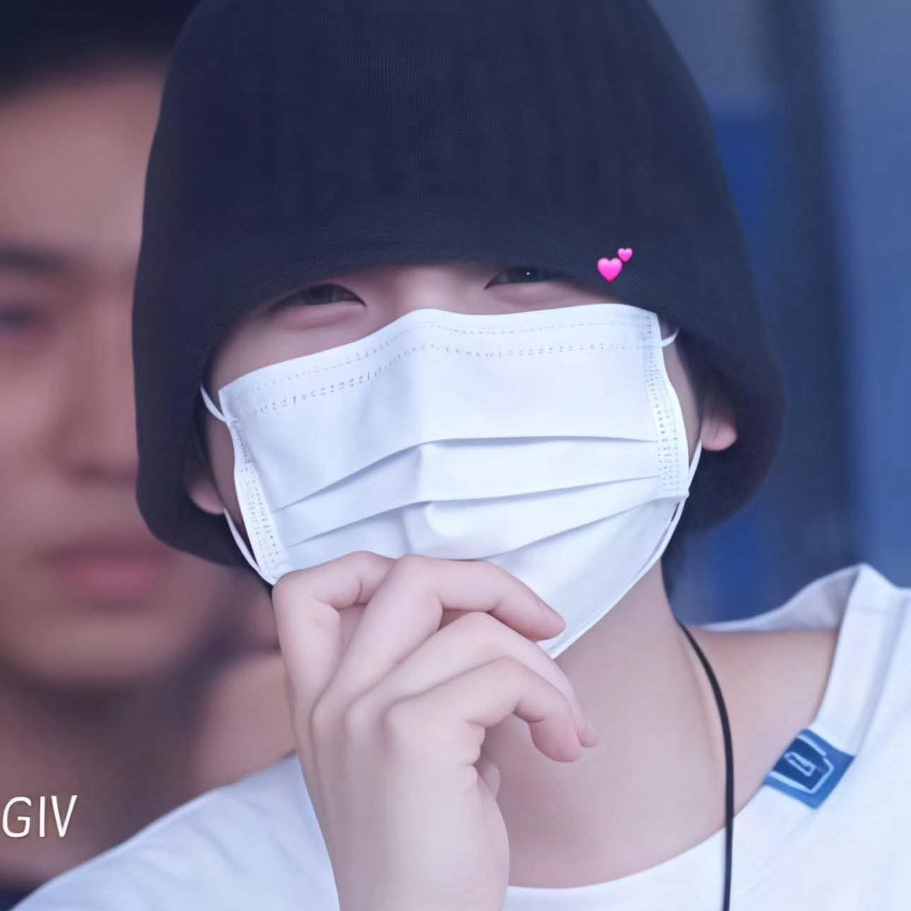 Behind-the-scenes cut of SUGA (BTS)