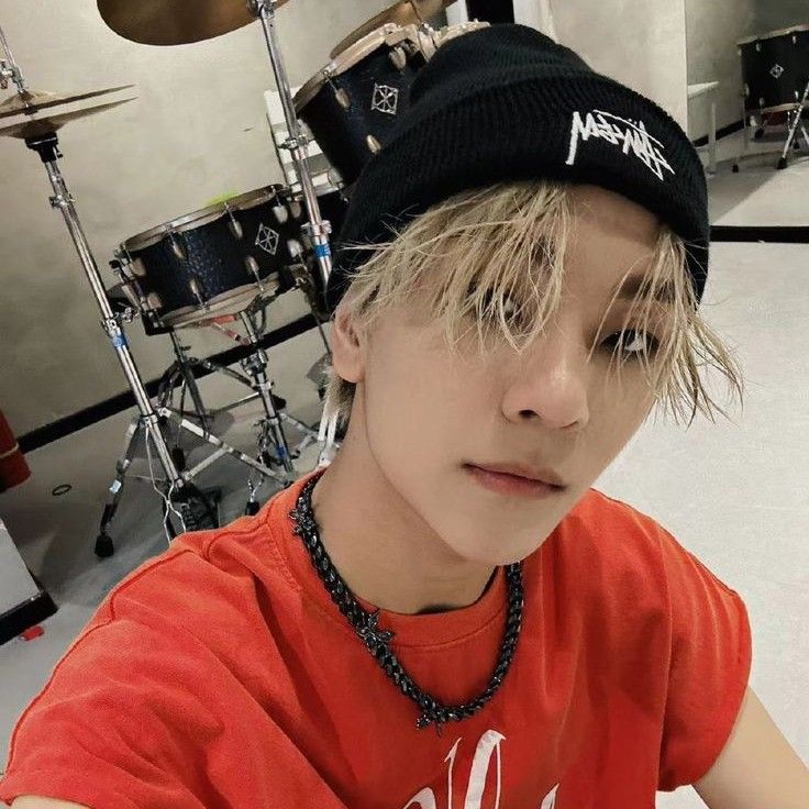 A moment captured by He Xinlong (ALPHA DRIVE ONE)'s fan