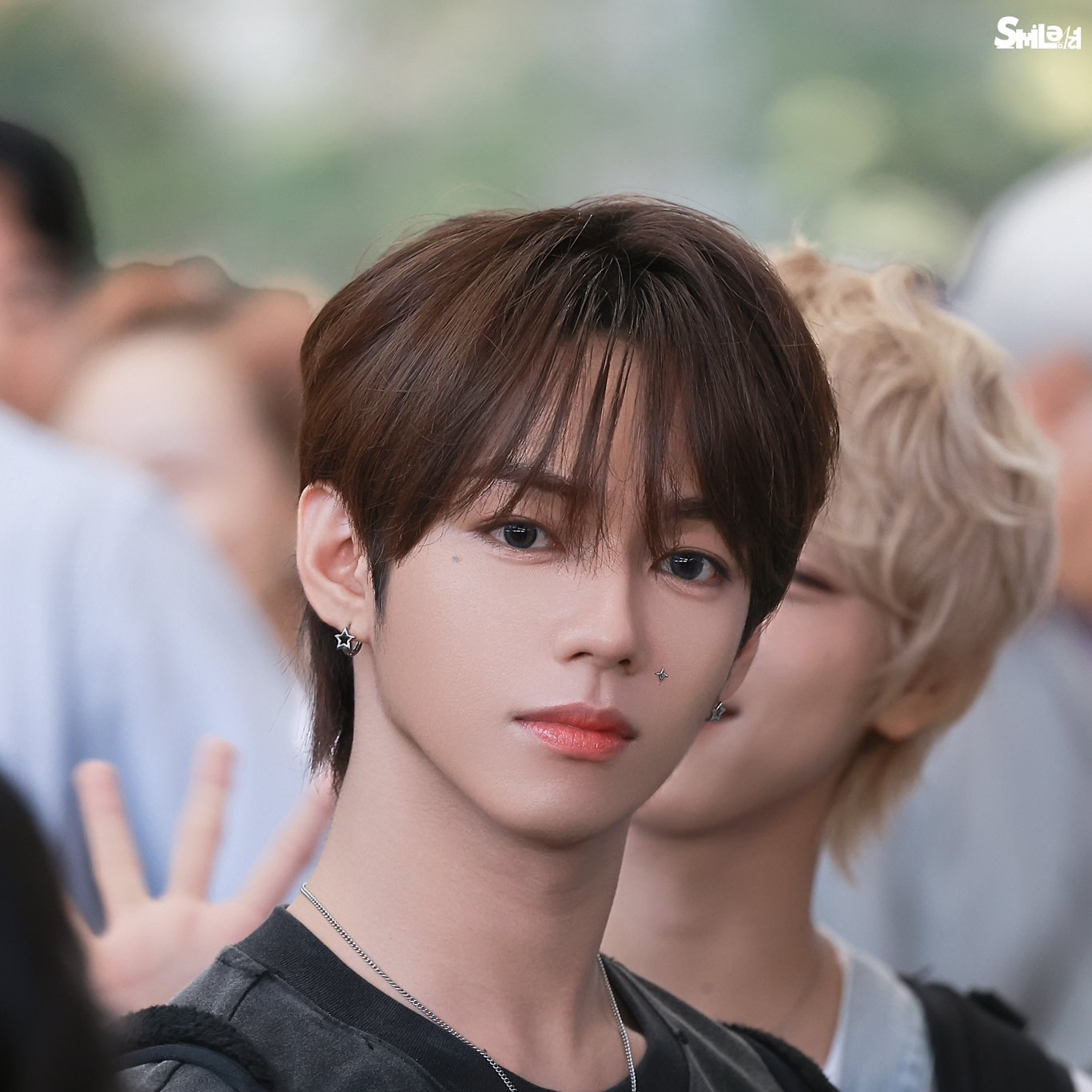 A moment captured by JL (AHOF)'s fan