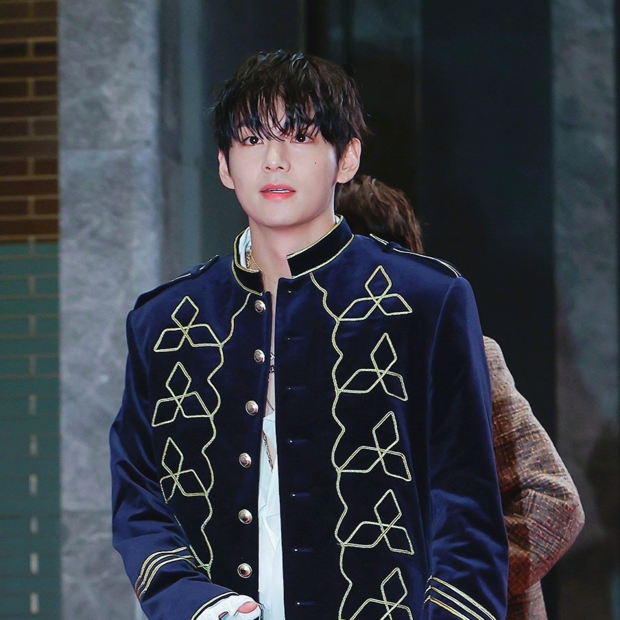 Recent activity shot of V (BTS)