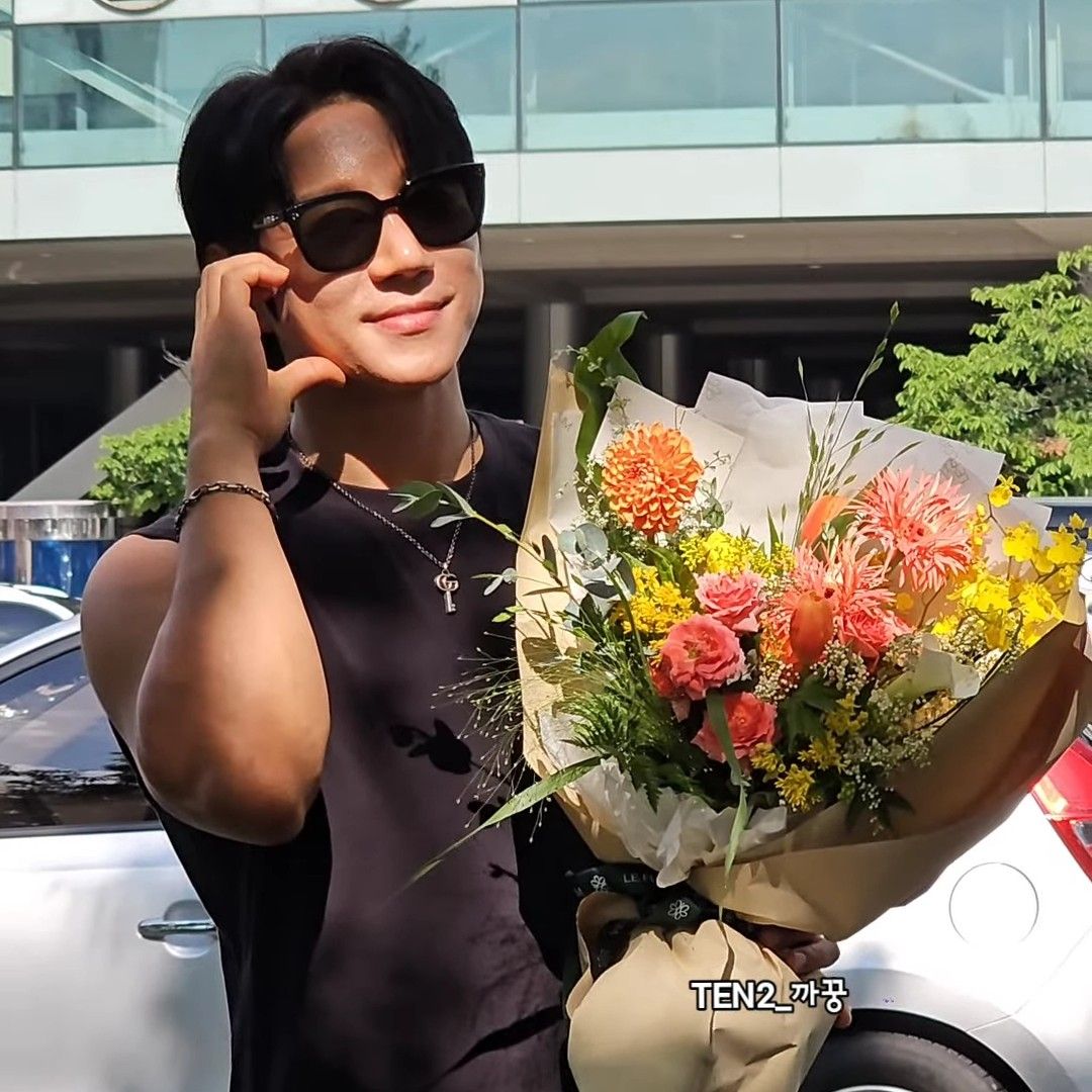 Behind-the-scenes cut of Hwang Chiyeol